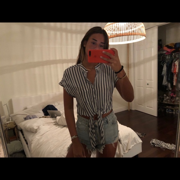Striped button up blouse - Picture 2 of 3